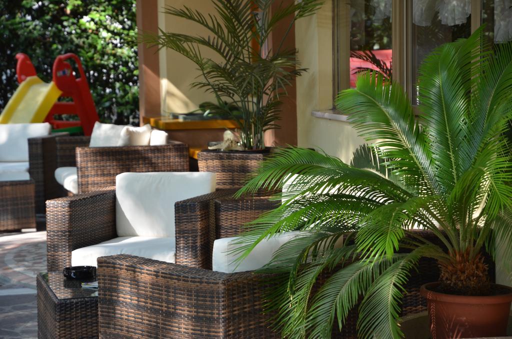 Hotel Monique Cervia Exterior foto