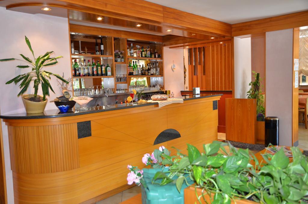 Hotel Monique Cervia Exterior foto