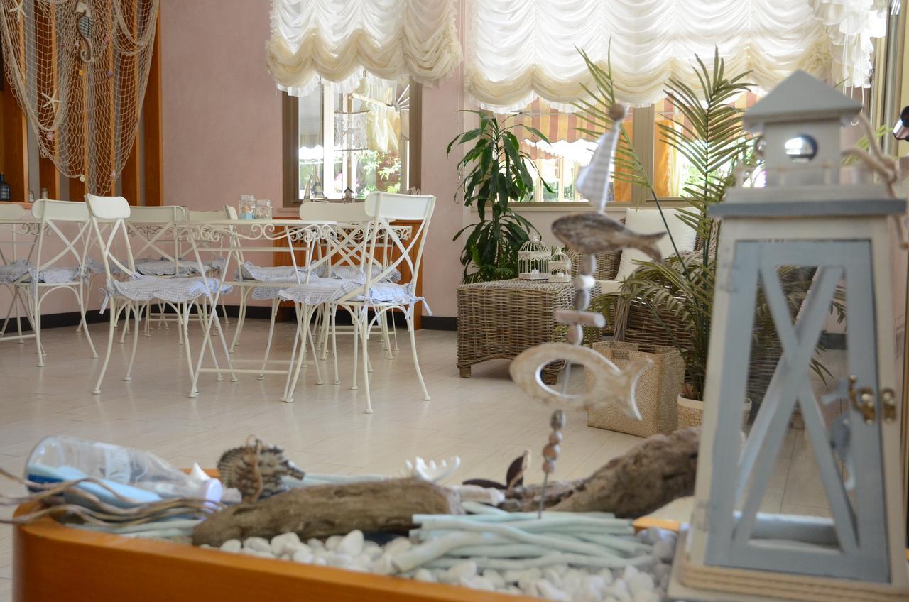 Hotel Monique Cervia Exterior foto